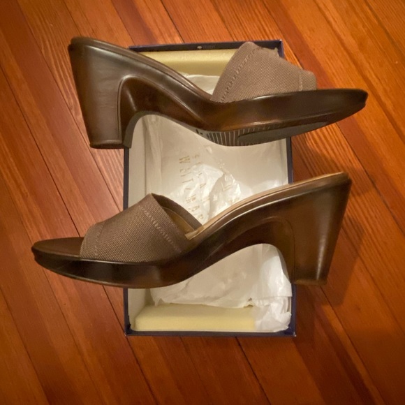 Like new! Stuart Weitzman platform slides - Picture 2 of 6